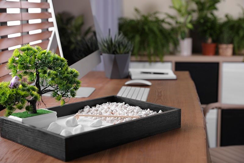 Indoor Realistic Life-Size Artificial Bonsai Tree - Lifelike Foliage for  Serene Indoor Ambiance